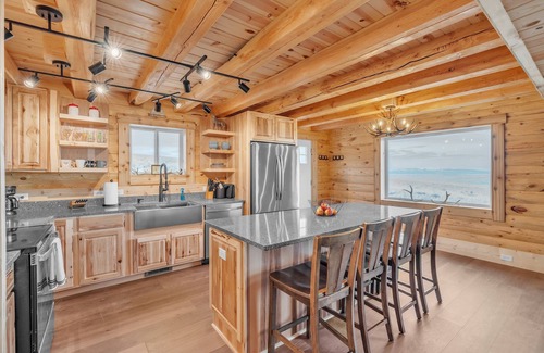 Belfry Cabina | NEW! Mountain Cabin Near Trails, Skiing & Yellowstone