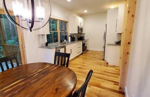 Pisgah Forest Cabaña | NEW mountain cottage between Dupont and Pisgah!!