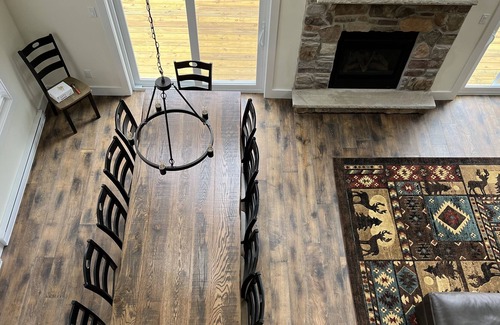 Jim Thorpe Chalet De Esquí | NEW! “MountainWoods" Family Chalet at Bear Creek Lakes, Beach, Lake, Pool, Ski!