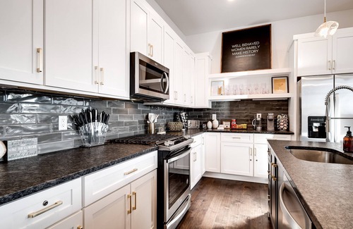 East Hill Casa | NEW! Nashville Vibes (4-Bedroom Townhouse) - Pets Allowed