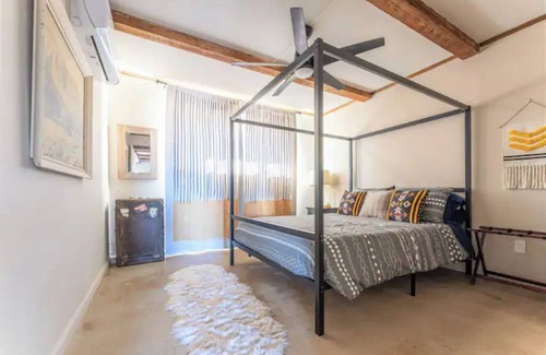Twentynine Palms Casa | NEW! New Moon Cactus Villa @ Joshua Tree - HotTub, FirePit, Pool, Outdoor Shower