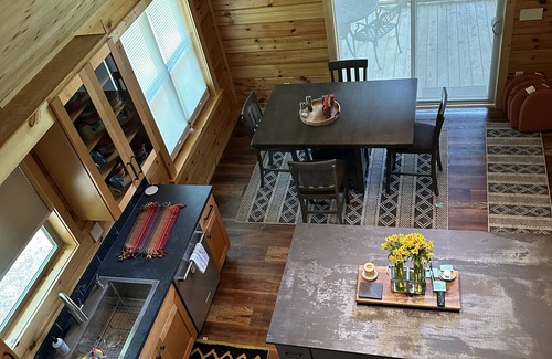 Blairsville Cabina | NEW North Georgia Mountain Log Cabin with Lake Access.