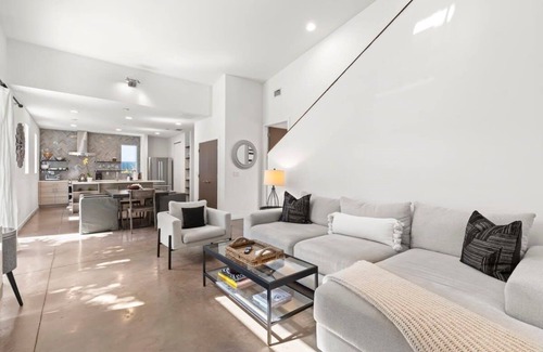 North Hyde Park Casa | New! North Hyde Park Haven! Close to UT & Convention Center