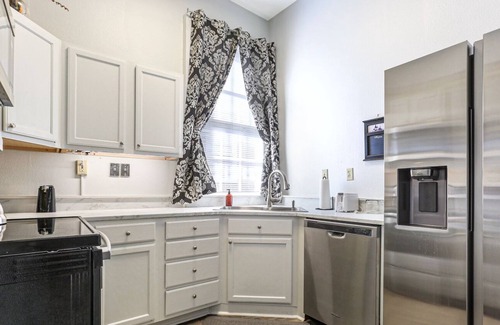 New Orleans Apartamento | New! Oak St Fun near Levee & Streetcar!