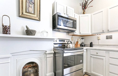 New Orleans Apartamento | New! Oak St Fun near Levee & Streetcar!