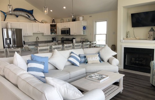 South Nags Head Casa | New! Ocean Breeze - Oceanfront 8 BR in Outer Banks