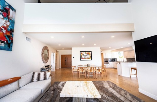 Western Malibu Casa | NEW!!! Ocean View Malibu Modern Home w/ Mini Golf & Spa
