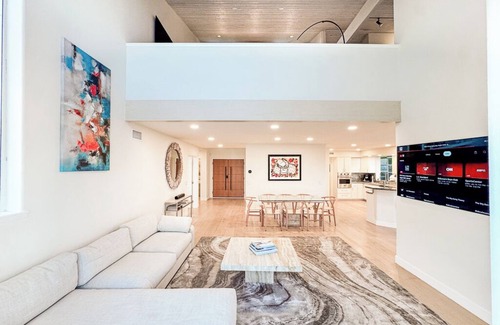 Western Malibu Casa | NEW!!! Ocean View Malibu Modern Home w/ Mini Golf & Spa