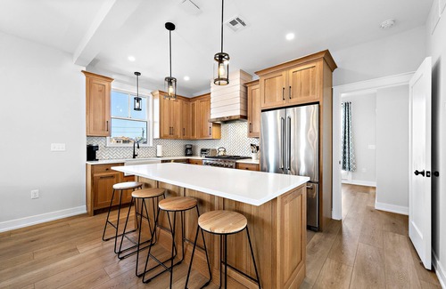North Beach Haven Casa | New Oceanside 6 Bedroom Home with a Pool!