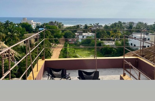 Lázaro Cárdenas Villa | New Oceanview Villa 2blks from beach Wi-Fi A/C