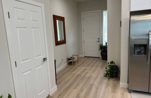 Florin Casa | New One-Story Home * Quiet Neighborhood