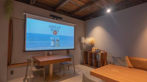 Higashi-ku Casa | NEW OPEN ！1日1組限定、海すぐの一軒家を完全貸切別荘！島の自然を五感で味わえる体験型ホテル