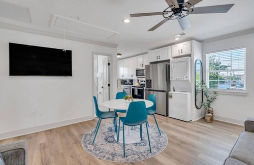 Tulane - Gravier Hotel | New Orleans 3BR Retreat | Pool, Hot Tub,& Backyard