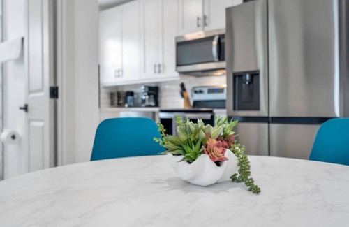 Tulane - Gravier Hotel | New Orleans 3BR Retreat | Pool, Hot Tub,& Backyard
