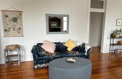 Chalmette Apartamento | New Orleans Cottage 2 Bed 1 Bath Carseat Included