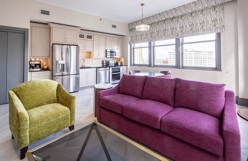 Central Business District Apartamento | New Orleans Super Bowl LIX accommodations, one bdrm deluxe, sleeps 4. Feb 7-14th