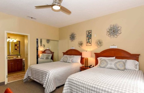 National Gardens Condominio | NEW! Ormond Beach Retreat! WiFi and Pool!