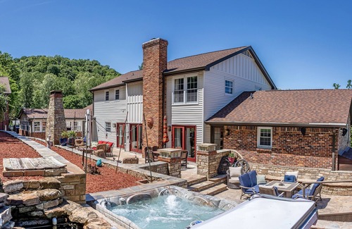Franklin Casa | NEW! "Outdoor Oasis" You Will Not Need to Leave Home