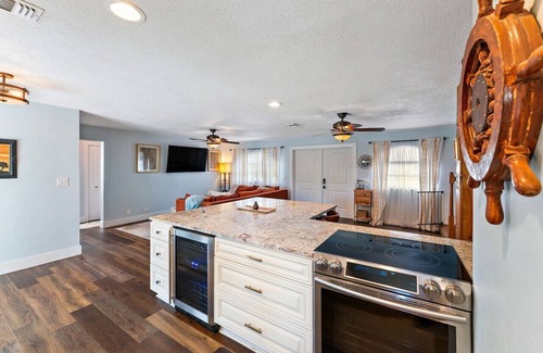 North Palm Beach Casa | *New* Palm Paradise Retreat