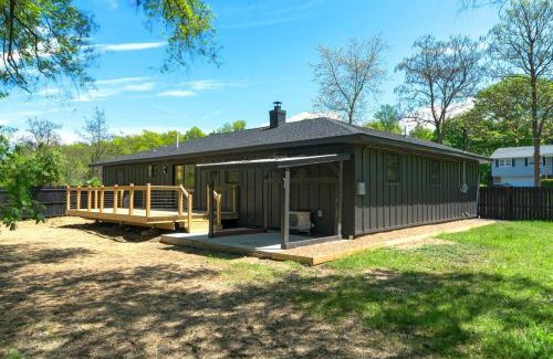 New Paltz Casa | New Paltz Modern Zen Cabin