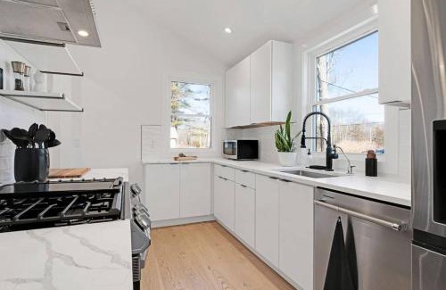 New Paltz Casa | New Paltz Zen Wellness Cabin w/Hot Tub