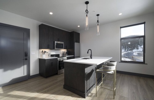 Breckenridge Condominio | New! Park Ave Flat 14, Brand new Luxury Condo, Minutes to Everything!