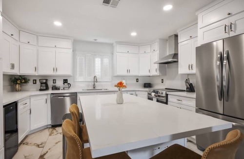 Enterprise Casa | New! Party House w/Pool & BBQ,Near Airport & Strip