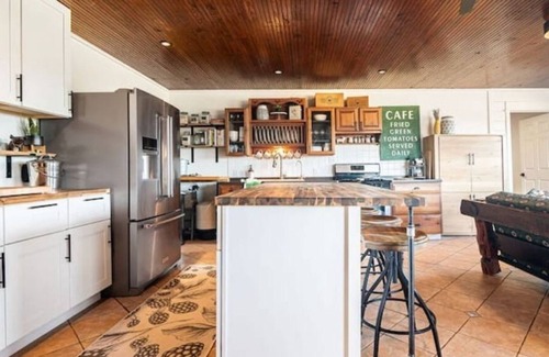 Fredericksburg Otro | NEW!!! Peaceful, Healthy, Pet Friendly Farm-stay with Gym!