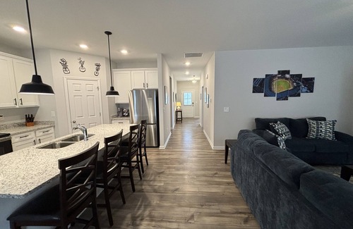 Emerson Casa | New pet-friendly home less than a mile to LakePoint Sports Complex!