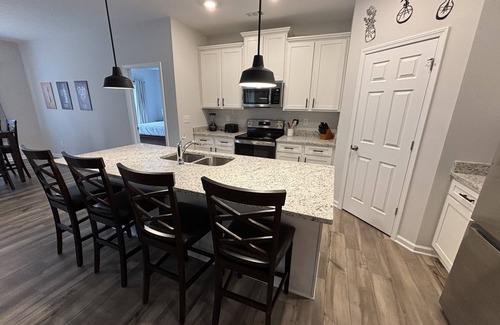 Emerson Casa | New pet-friendly home less than a mile to LakePoint Sports Complex!