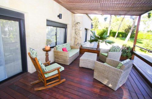 Cap de Salou Villa | New Play Lake Villa