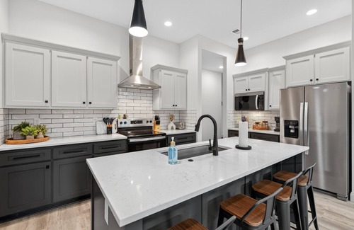 Lawrence Casa | NEW! Plush & Roomy - Perfect for All Ages near KU & KC