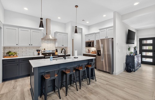 Lawrence Casa | NEW! Plush & Roomy - Perfect for All Ages near KU & KC