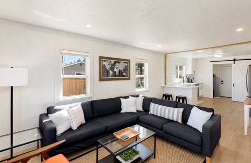 West End Casa | NEW Point Ruston/Point Defiance Updated Craftsman!