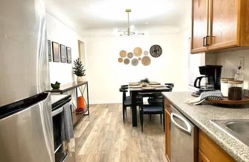 Pontiac Casa | NEW! Pontiac Family-Friendly 3BR
