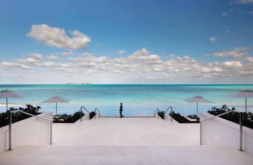 Nassau Complejo | NEW Premier Suite on Cable Beach - Huge Private Balcony- Incredible Ocean Views!