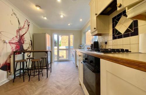 Norwich Casa | NEW Premium House in Norwich, 5 bedrooms and Private Parking