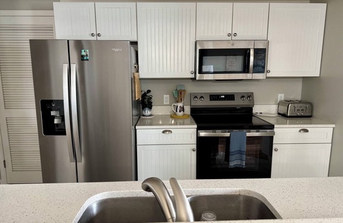 Lakeland Condominio | New: Private Condo - Great Lake Views, Screened Porch, Pools, Near Attractions!