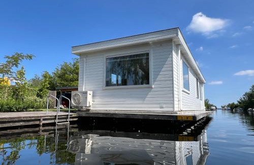 Vinkeveen Chalet De Esquí | New- Private Cosy Houseboat, on a lake near Amsterdam