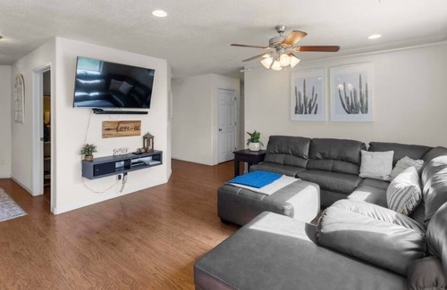 La Verkin Casa | New Private Home - 19+ Guest - Game Room - 20 mins to Zion National Park