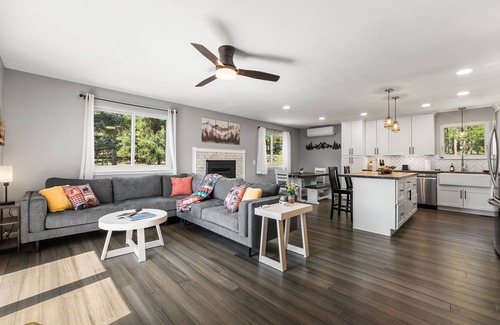 Richmond Hill Corridor Casa | Private Mountain home in Conifer: Hot tub, game room, pet friendly
