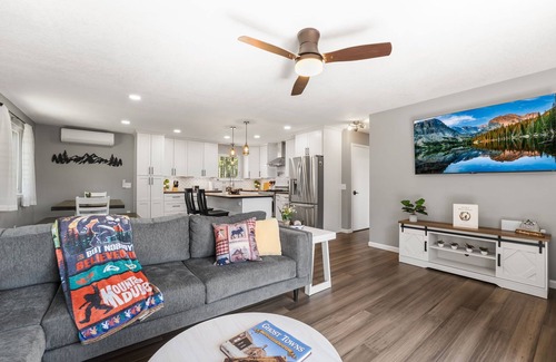 Richmond Hill Corridor Casa | Private Mountain home in Conifer: Hot tub, game room, pet friendly