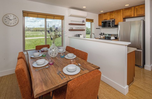 Bozeman Casa | NEW! Private River access with spectacular views of Gallatin Gateway