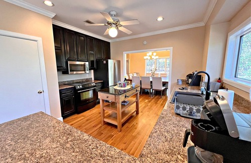 Daphne Casa | New Property Alert! Check out this MASSIVE Luxury House. Pet Friendly!