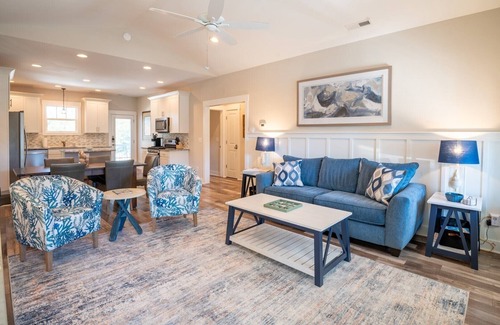 St. James Casa | NEW Property- Pet Friendly Private Home with Fenced Yard-20% off through 8/16