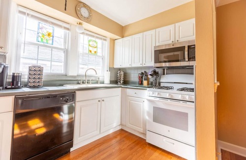 Tower Grove South Casa | New Property!! Private Home,Centrally Located in St. Louis