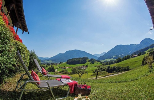 Ruhpolding Apartamento | NEW - Rauschberg 50 to 60 sqm, balcony, kitchen, 1 bedroom, 1 living room, WLAN, 4 p.