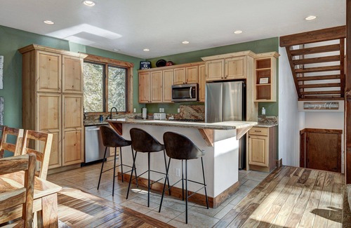 Sunny Slope Cabina | New Red Mtn Lodge - Minutes from Downtown Breck
