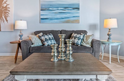 Indian Bayou Condominio | New Redecorated Florida Condo w/ Amazing Views