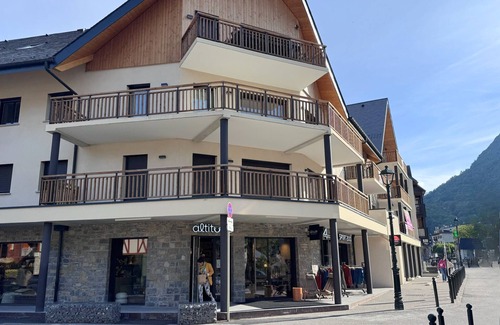 Saint-Lary-Soulan Apartamento | New - Refined apartment in Saint-Lary village center, 3 bedrooms- 8 pers.